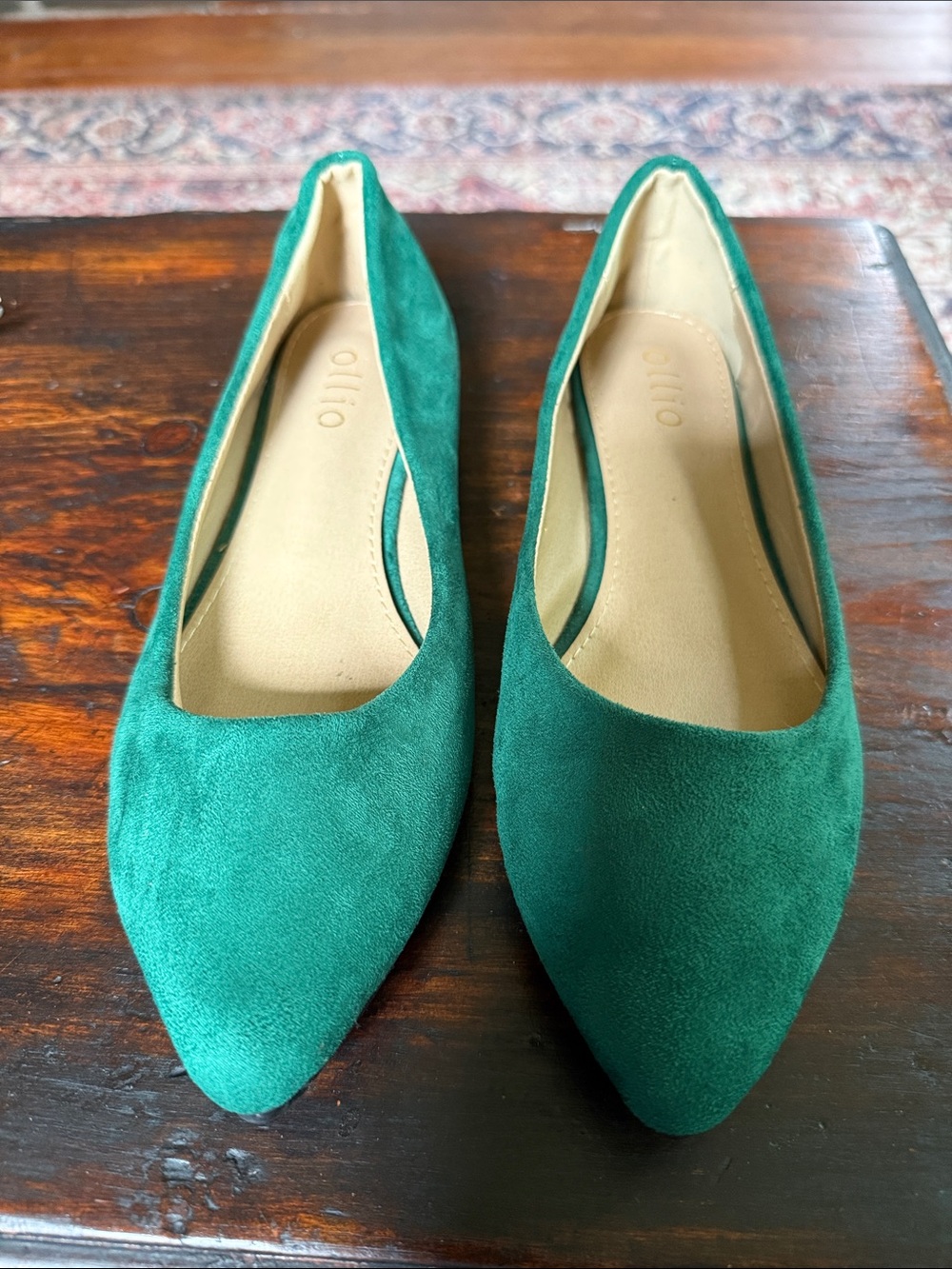 Ollio size 9 dark green flats